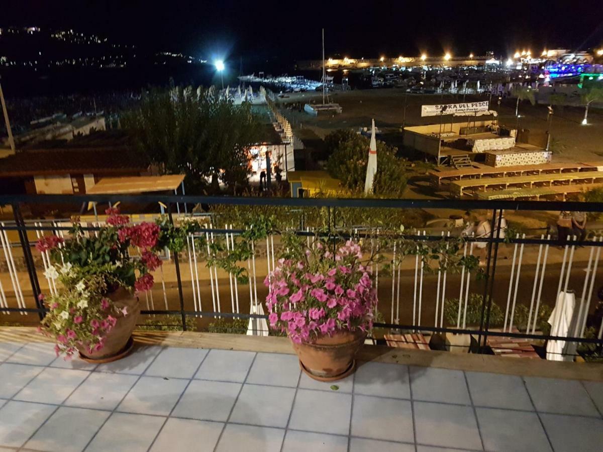 Terrazza Sul Mare Apartman Giardini-Naxos Kültér fotó